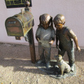 home decoration metal craft bronze boy mailbox statue for sale